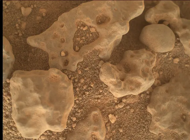 Sol 3637: Mars Hand Lens Imager (MAHLI)