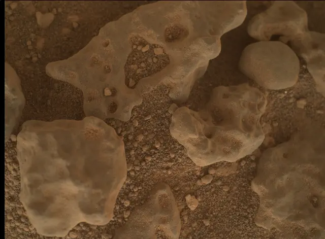 Sol 3637: Mars Hand Lens Imager (MAHLI)