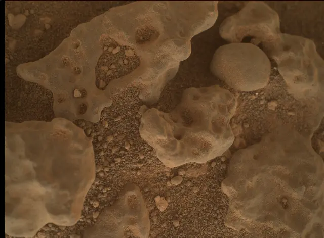 Sol 3637: Mars Hand Lens Imager (MAHLI)