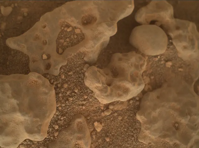 Sol 3637: Mars Hand Lens Imager (MAHLI)
