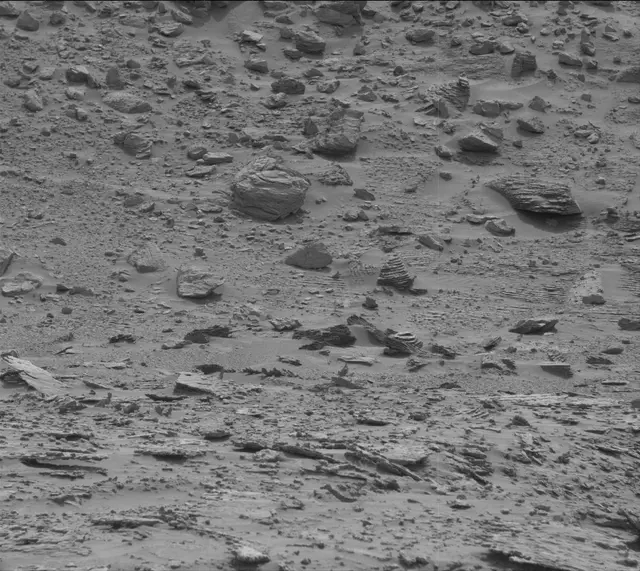 Sol 3638: Mast Camera (Mastcam)