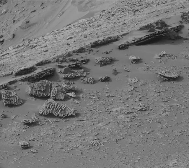 Sol 3638: Mast Camera (Mastcam)