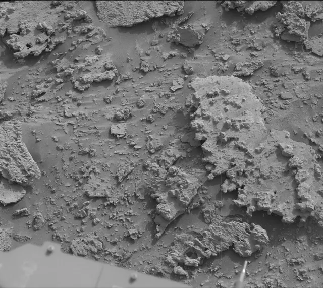 Sol 3638: Mast Camera (Mastcam)