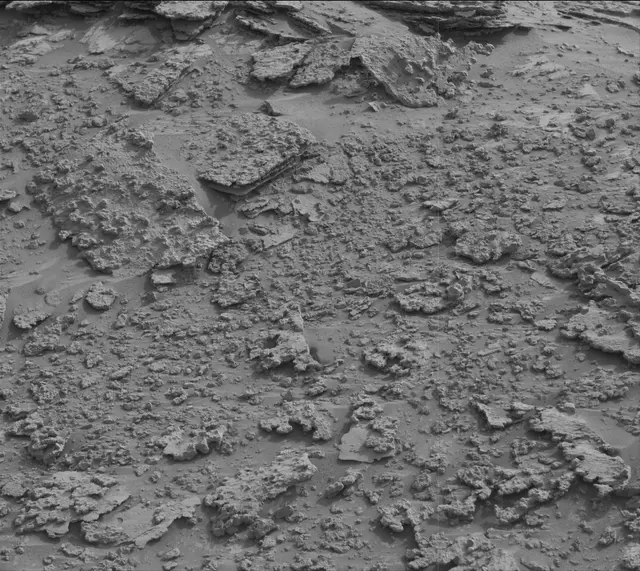 Sol 3638: Mast Camera (Mastcam)