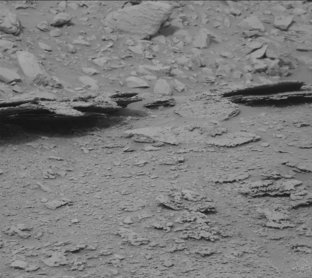 Sol 3638: Mast Camera (Mastcam)