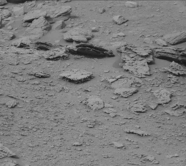 Sol 3638: Mast Camera (Mastcam)