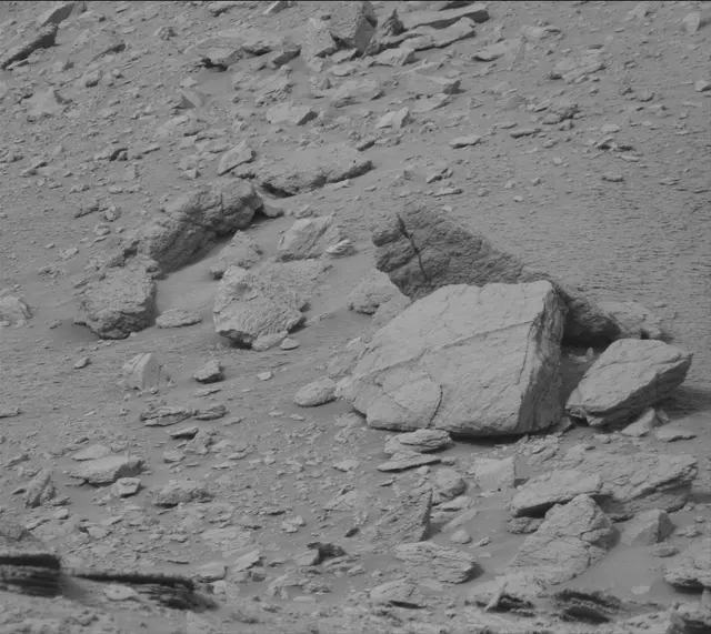 Sol 3638: Mast Camera (Mastcam)