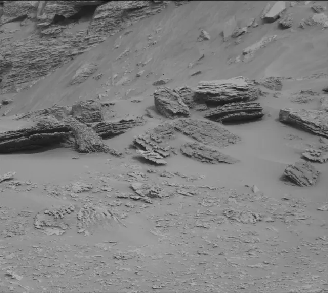Sol 3638: Mast Camera (Mastcam)