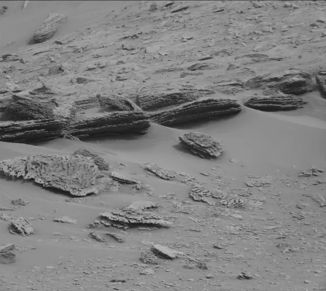 Sol 3638: Mast Camera (Mastcam)