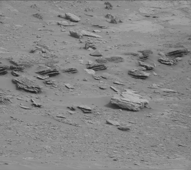 Sol 3638: Mast Camera (Mastcam)
