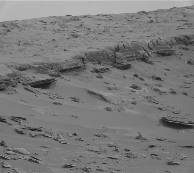 Sol 3638: Mast Camera (Mastcam)