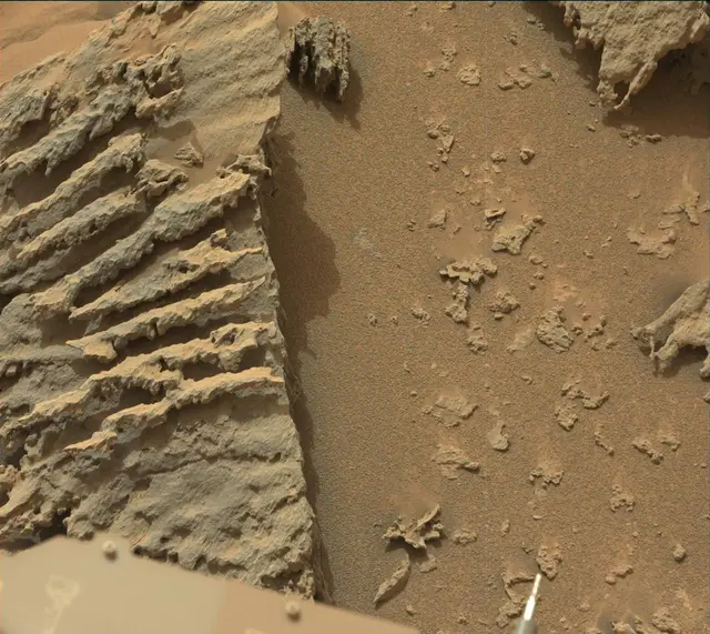 Sol 3639: Mast Camera (Mastcam)