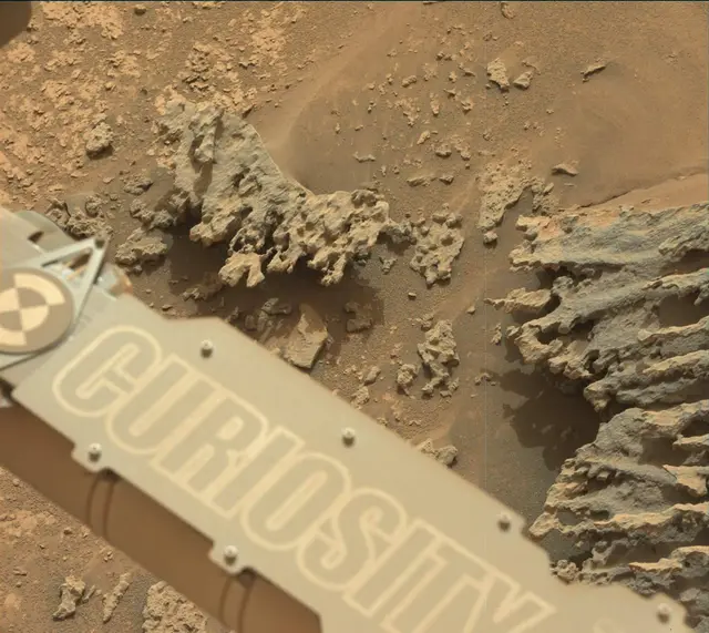 Sol 3639: Mast Camera (Mastcam)