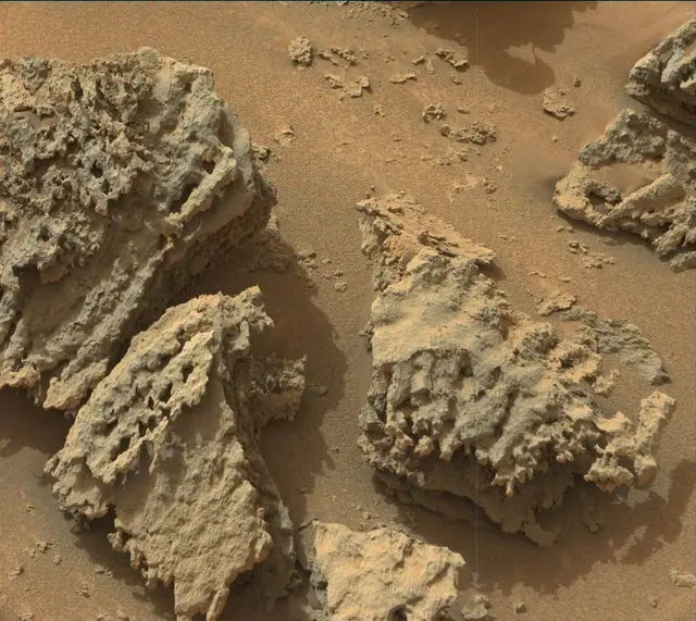 Sol 3639: Mast Camera (Mastcam)