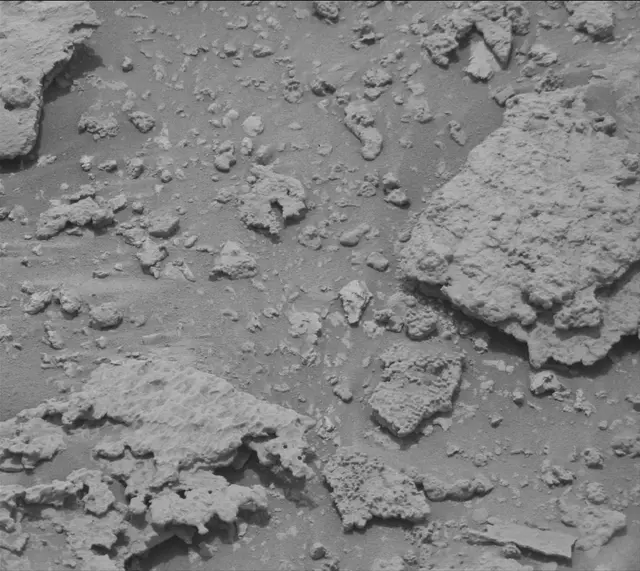 Sol 3639: Mast Camera (Mastcam)