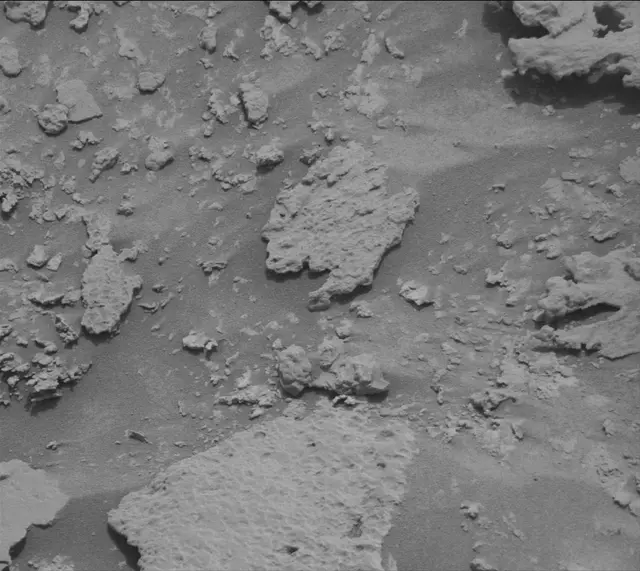 Sol 3639: Mast Camera (Mastcam)