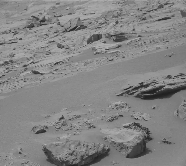 Sol 3639: Mast Camera (Mastcam)