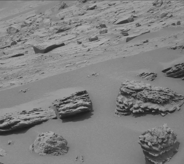 Sol 3639: Mast Camera (Mastcam)