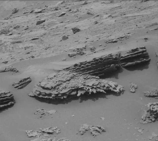 Sol 3639: Mast Camera (Mastcam)