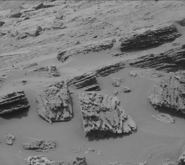 Sol 3639: Mast Camera (Mastcam)