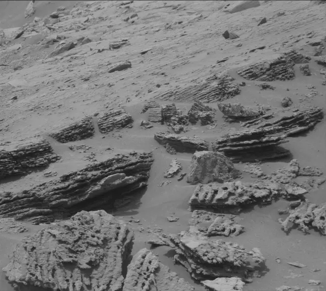 Sol 3639: Mast Camera (Mastcam)