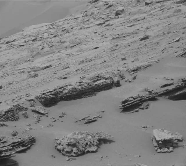 Sol 3639: Mast Camera (Mastcam)