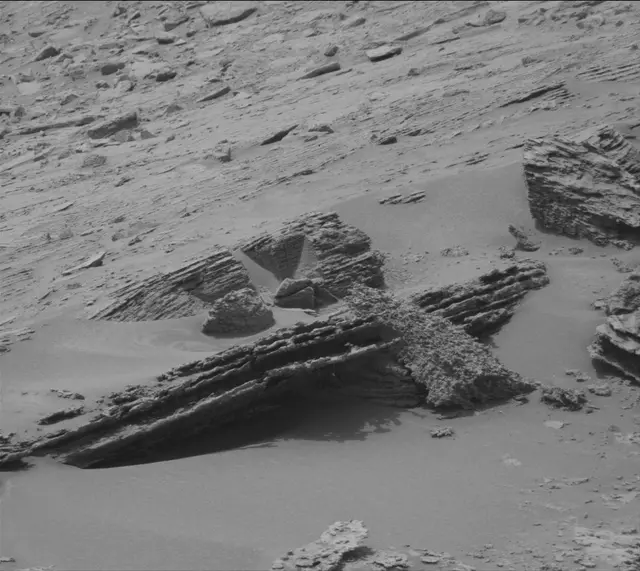 Sol 3639: Mast Camera (Mastcam)
