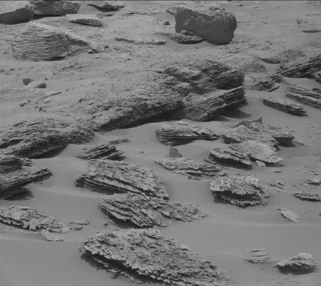 Sol 3639: Mast Camera (Mastcam)