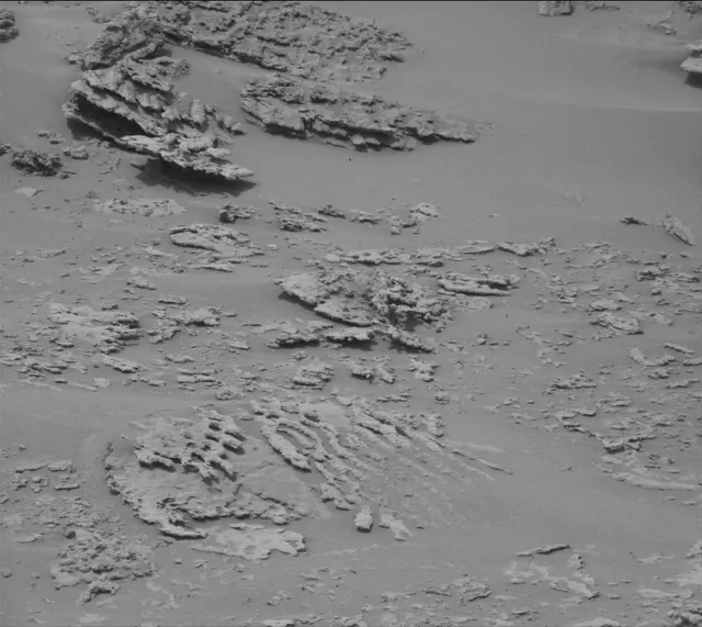 Sol 3639: Mast Camera (Mastcam)