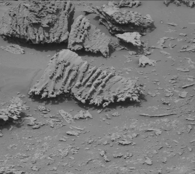 Sol 3639: Mast Camera (Mastcam)