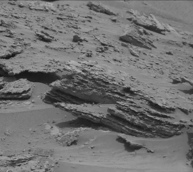 Sol 3639: Mast Camera (Mastcam)
