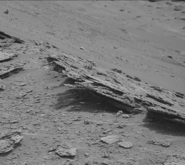 Sol 3639: Mast Camera (Mastcam)