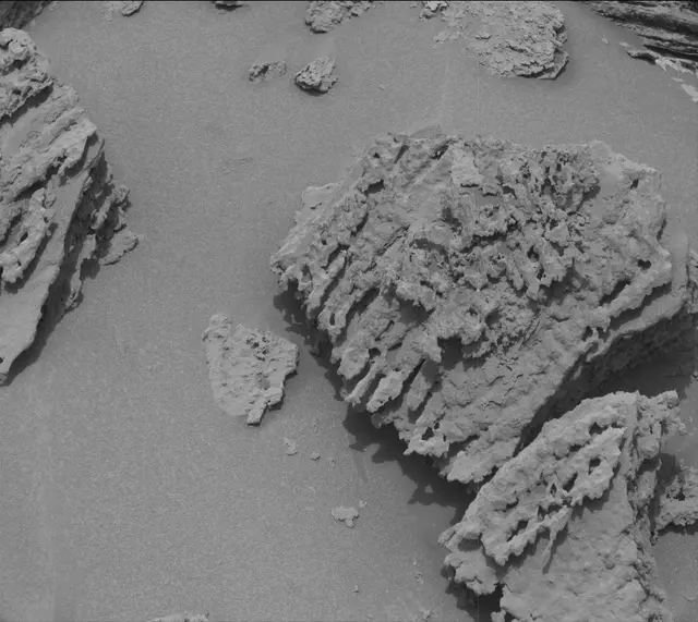 Sol 3640: Mast Camera (Mastcam)