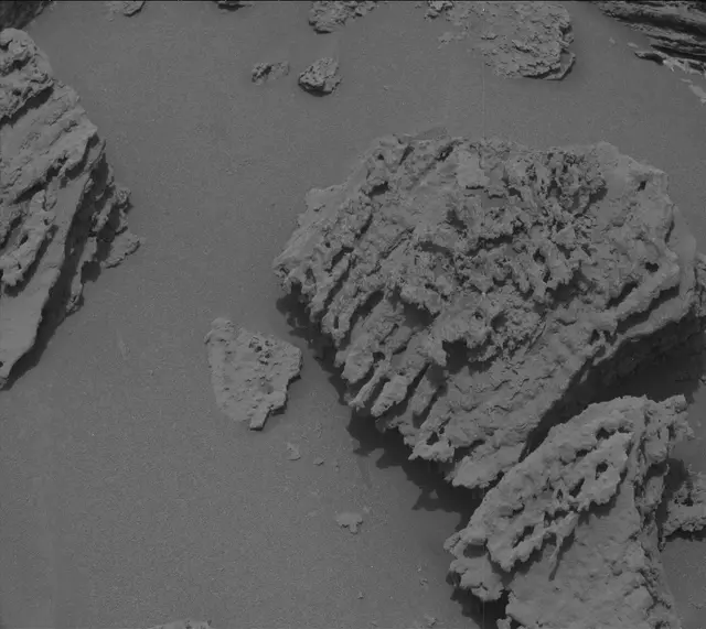 Sol 3640: Mast Camera (Mastcam)