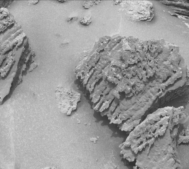 Sol 3640: Mast Camera (Mastcam)
