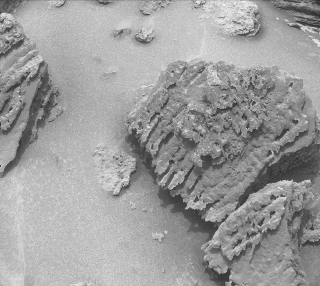Sol 3640: Mast Camera (Mastcam)