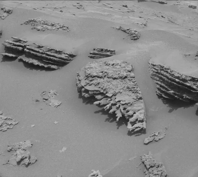 Sol 3640: Mast Camera (Mastcam)