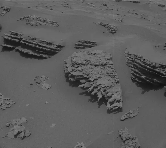 Sol 3640: Mast Camera (Mastcam)