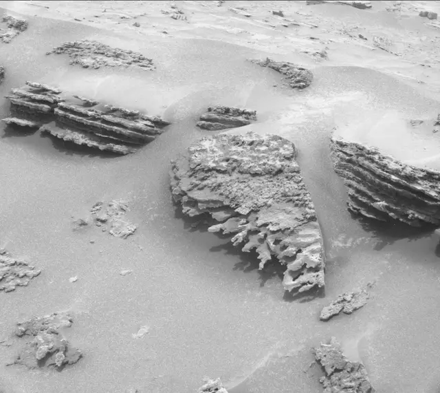 Sol 3640: Mast Camera (Mastcam)