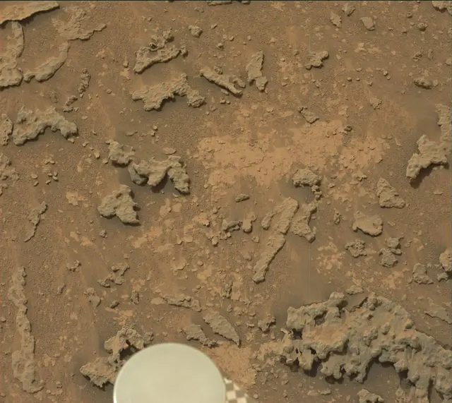 Sol 3640: Mast Camera (Mastcam)