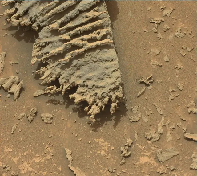 Sol 3640: Mast Camera (Mastcam)