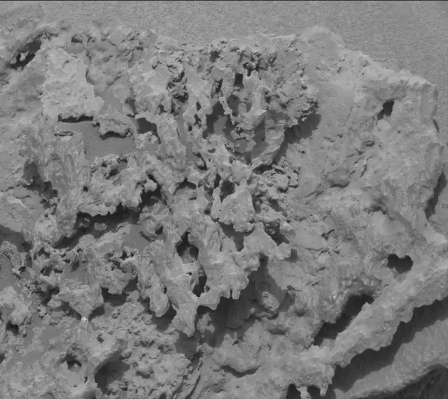 Sol 3640: Mast Camera (Mastcam)