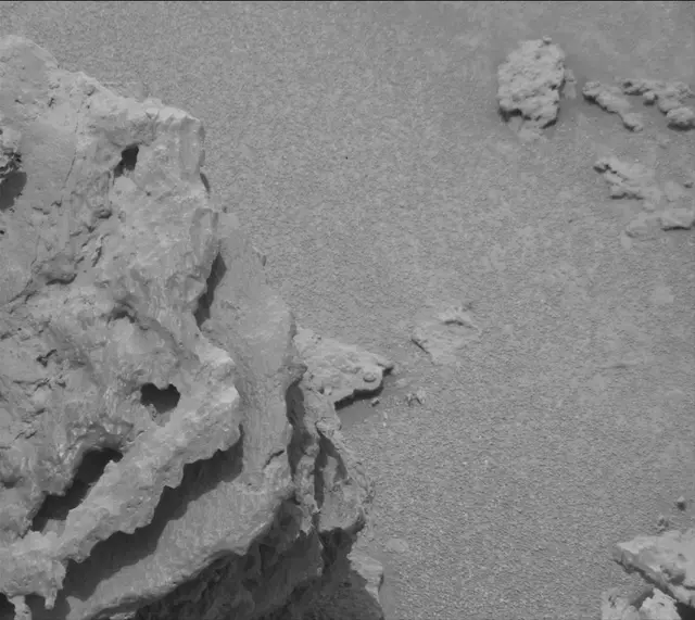 Sol 3640: Mast Camera (Mastcam)