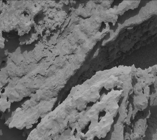 Sol 3640: Mast Camera (Mastcam)