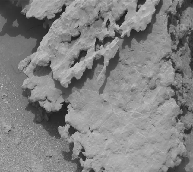 Sol 3640: Mast Camera (Mastcam)