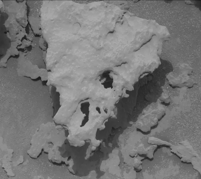 Sol 3640: Mast Camera (Mastcam)