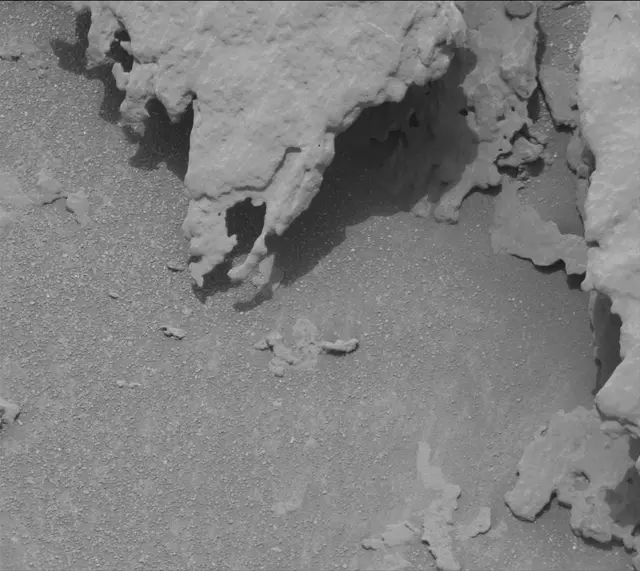 Sol 3640: Mast Camera (Mastcam)