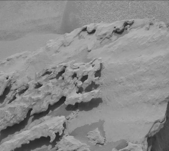 Sol 3640: Mast Camera (Mastcam)