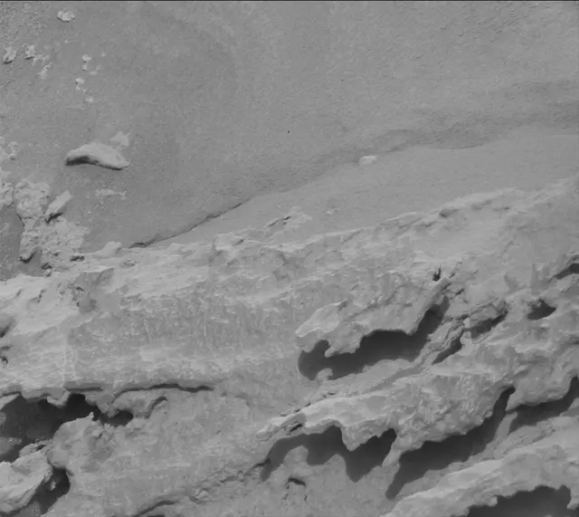 Sol 3640: Mast Camera (Mastcam)