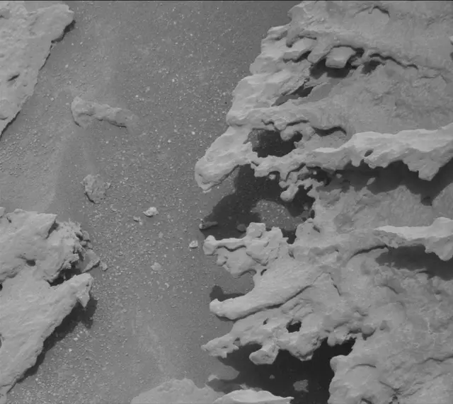 Sol 3640: Mast Camera (Mastcam)